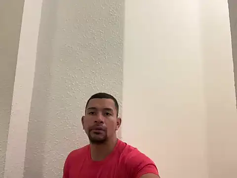 Snapshot of esleider12 chatting on 12-15-25, 11:36 esleider12 online show from 12-15-25, 11:36