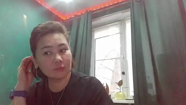 Nettie Allie online show from 12-22-25, 10:56