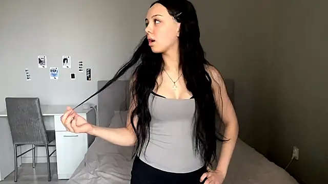 Snapshot of BabyEmi chatting on 11-28-25, 09:12 BabyEmi online show from 11-28-25, 09:12