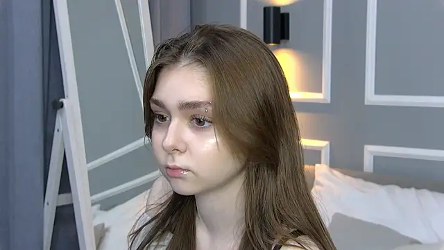 Snapshot of NatalieCroft chatting on 12-05-25, 06:11 NatalieCroft online show from 12-05-25, 06:11