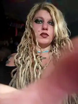 Snapshot of Horny_hippie chatting on 01-18-26, 10:19 Horny hippie online show from 01-18-26, 10:19