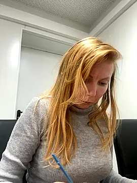 Snapshot of JenyJansy chatting on 12-04-25, 06:16 JenyJansy online show from 12-04-25, 06:16