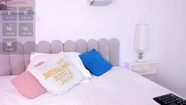 Snapshot of gabyfoster_ chatting on 11-29-25, 06:44 gabyfoster online show from 11-29-25, 06:44