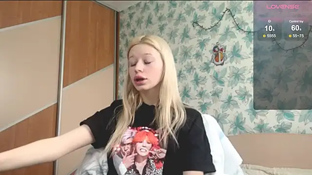 Snapshot of Barbie_Blondie chatting on 02-07-26, 09:13 Barbie Blondie online show from 02-07-26, 09:13