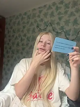 Snapshot of Barbie_Blondie chatting on 03-11-26, 04:02 Barbie Blondie online show from 03-11-26, 04:02