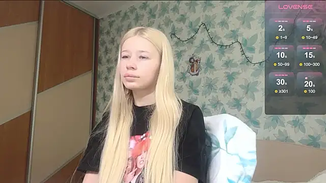 Snapshot of Barbie_Blondie chatting on 03-18-26, 12:52 Barbie Blondie online show from 03-18-26, 12:52