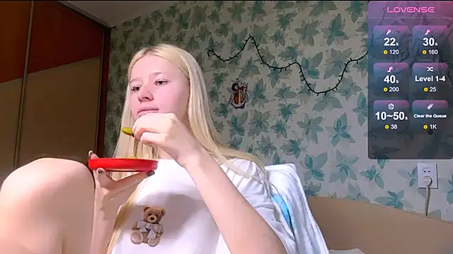 Snapshot of Barbie_Blondie chatting on 03-29-26, 03:23 Barbie Blondie online show from 03-29-26, 03:23