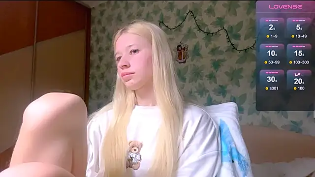 Snapshot of Barbie_Blondie chatting on 03-30-26, 05:25 Barbie Blondie online show from 03-30-26, 05:25