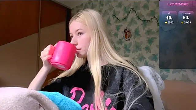 Snapshot of Barbie_Blondie chatting on 04-13-26, 05:07 Barbie Blondie online show from 04-13-26, 05:07
