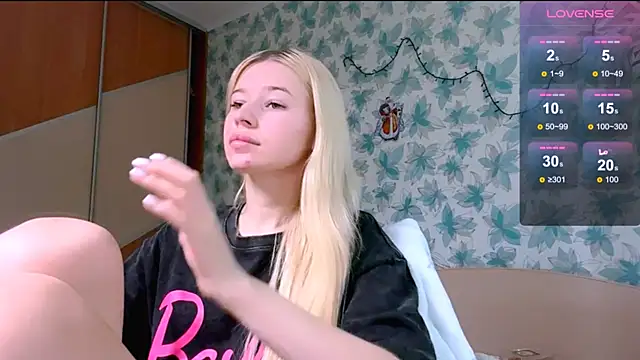 Snapshot of Barbie_Blondie chatting on 04-14-26, 11:49 Barbie Blondie online show from 04-14-26, 11:49