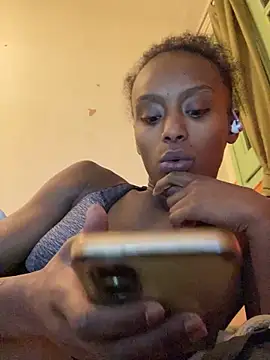 Snapshot of ___Hannah___ chatting on 12-01-25, 12:59 Hannah online show from 12-01-25, 12:59