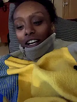 Snapshot of ___Hannah___ chatting on 12-05-25, 03:20 Hannah online show from 12-05-25, 03:20