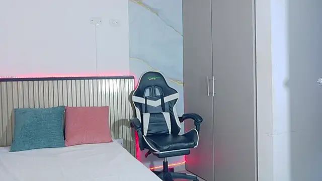 Liaa walker online show from 11-27-25, 12:07