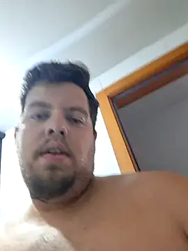 Snapshot of Leoon98 chatting on 03-03-26, 04:02 Leoon98 online show from 03-03-26, 04:02