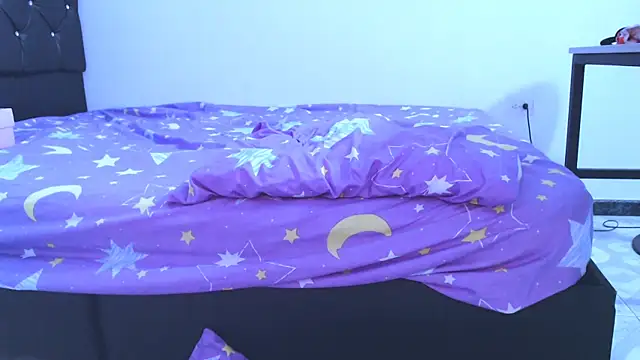 Snapshot of NoaLeon21 chatting on 01-14-26, 08:14 NoaLeon21 online show from 01-14-26, 08:14