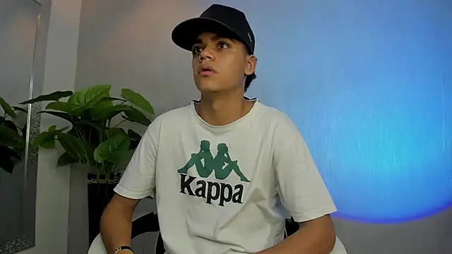 Snapshot of Isaac_Collins_ chatting on 12-03-25, 07:34 Isaac Collins online show from 12-03-25, 07:34