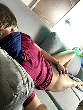 Snapshot of taehyun10 chatting on 12-03-25, 12:25 taehyun10 online show from 12-03-25, 12:25