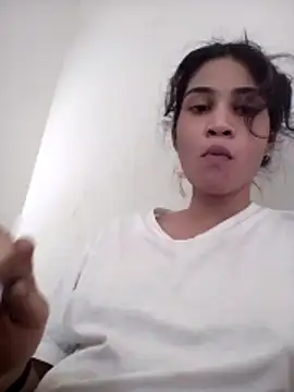 Snapshot of Miss-Perfection chatting on 05-21-26, 08:43 Miss-Perfection online show from 05-21-26, 08:43