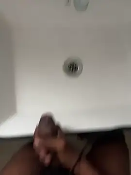 Snapshot of jare692001 chatting on 11-30-25, 11:25 jare692001 online show from 11-30-25, 11:25