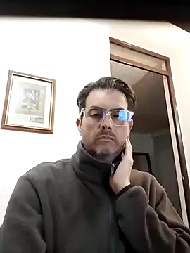 Snapshot of Fuegosutil chatting on 11-27-25, 11:29 Fuegosutil online show from 11-27-25, 11:29