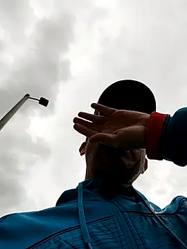 Snapshot of Fuegosutil chatting on 12-04-25, 04:16 Fuegosutil online show from 12-04-25, 04:16