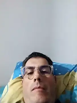 Snapshot of Fuegosutil chatting on 12-16-25, 11:04 Fuegosutil online show from 12-16-25, 11:04