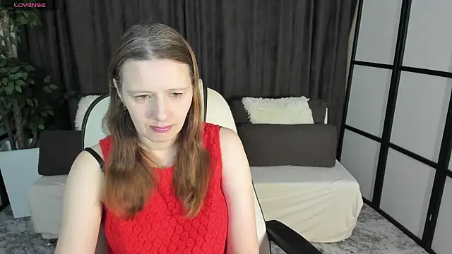 Snapshot of KathrineMeyer chatting on 12-21-25, 02:30 KathrineMeyer online show from 12-21-25, 02:30