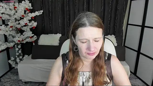 Snapshot of KathrineMeyer chatting on 12-23-25, 02:20 KathrineMeyer online show from 12-23-25, 02:20