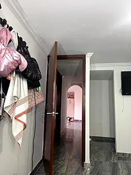 Snapshot of -Nala chatting on 11-28-25, 12:19 -Nala online show from 11-28-25, 12:19