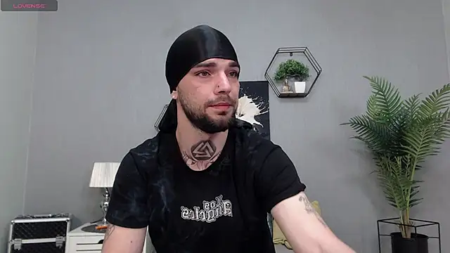 Snapshot of KaneHunter chatting on 04-25-26, 05:54 KaneHunter online show from 04-25-26, 05:54