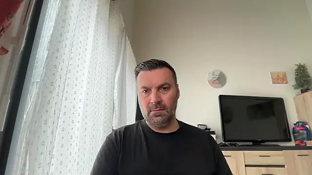 Snapshot of coolsmith81 chatting on 05-18-26, 07:14 coolsmith81 online show from 05-18-26, 07:14