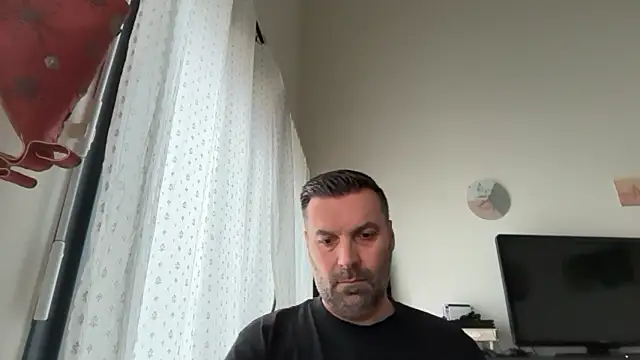 Snapshot of coolsmith81 chatting on 05-19-26, 07:15 coolsmith81 online show from 05-19-26, 07:15