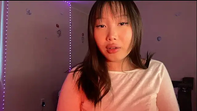 Snapshot of darsywhispers chatting on 12-05-25, 12:36 darsywhispers online show from 12-05-25, 12:36