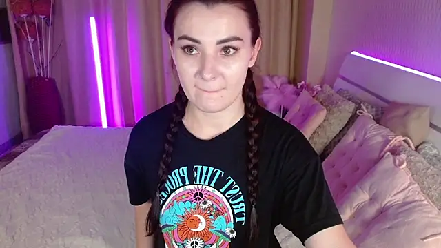 Snapshot of AdeleCutie chatting on 11-30-25, 12:25 AdeleCutie online show from 11-30-25, 12:25