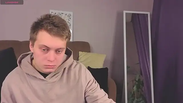 Snapshot of ZheRealKrugi chatting on 12-14-25, 11:26 ZheRealKrugi online show from 12-14-25, 11:26