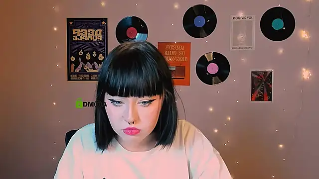 mira cool  online show from 12-15-25, 08:24