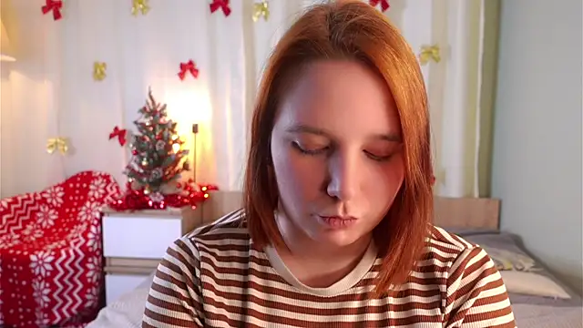 Snapshot of GwendaWhetham chatting on 12-15-25, 11:03 GwendaWhetham online show from 12-15-25, 11:03