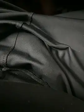 Snapshot of your_playboy_00 chatting on 12-17-25, 06:58 your playboy 00 online show from 12-17-25, 06:58