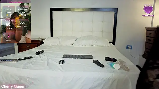 Snapshot of CerecitaQueenn chatting on 03-08-26, 10:57 CerecitaQueenn online show from 03-08-26, 10:57