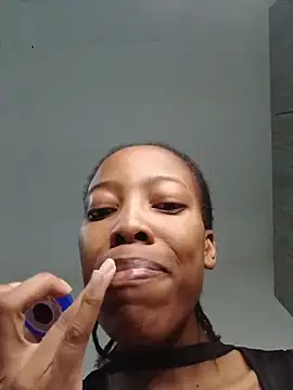 MsParisSmith online show from 11-29-25, 01:25