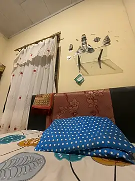 Snapshot of aril200117 chatting on 02-17-26, 06:47 aril200117 online show from 02-17-26, 06:47