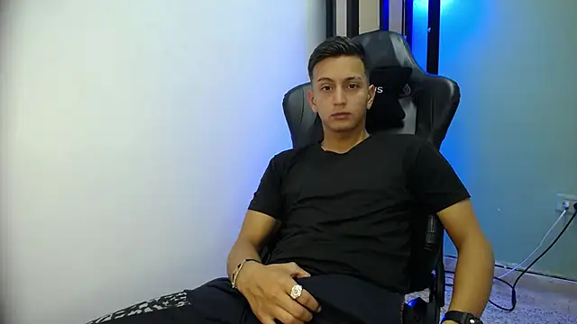 Snapshot of Bagels_ chatting on 12-04-25, 12:36 Bagels online show from 12-04-25, 12:36