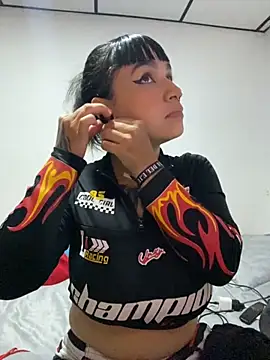 Alana Arang online show from 11-28-25, 12:57