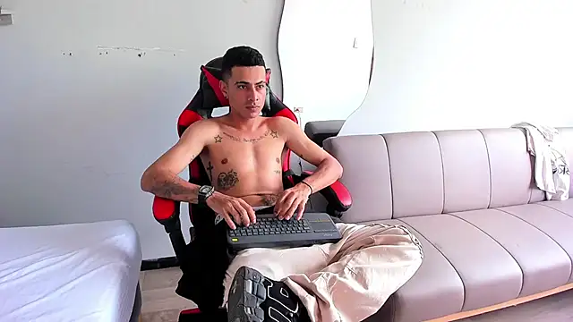 Snapshot of MatthewCullen chatting on 12-03-25, 07:23 MatthewCullen online show from 12-03-25, 07:23