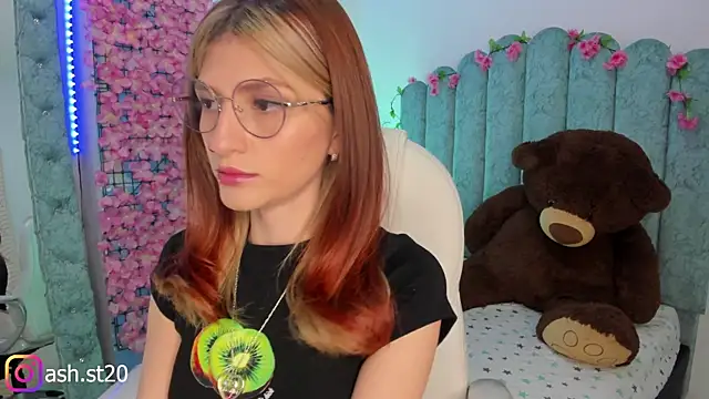 Snapshot of Ash_20_ chatting on 12-19-25, 03:19 Ash 20 online show from 12-19-25, 03:19