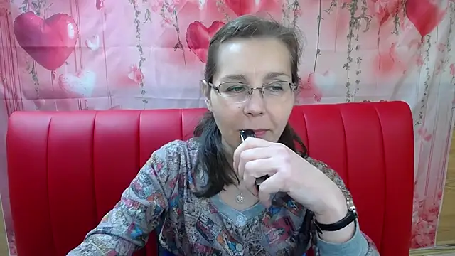 Snapshot of DaisyEdit chatting on 04-25-26, 01:41 DaisyEdit online show from 04-25-26, 01:41