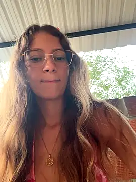 Snapshot of Vanneskk chatting on 12-01-25, 02:33 Vanneskk online show from 12-01-25, 02:33