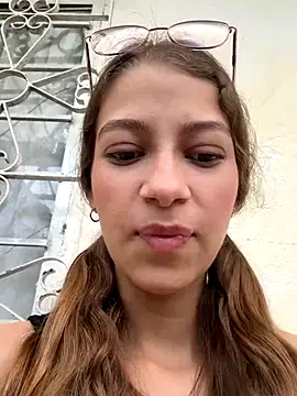 Snapshot of Vanneskk chatting on 12-02-25, 01:05 Vanneskk online show from 12-02-25, 01:05