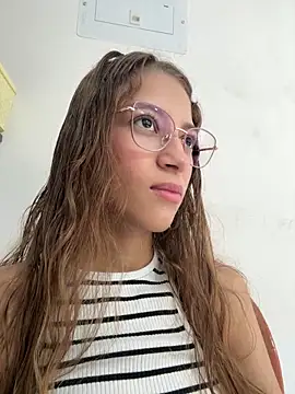 Snapshot of Vanneskk chatting on 12-04-25, 01:20 Vanneskk online show from 12-04-25, 01:20