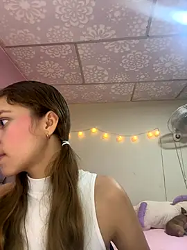 Snapshot of Vanneskk chatting on 12-05-25, 01:31 Vanneskk online show from 12-05-25, 01:31